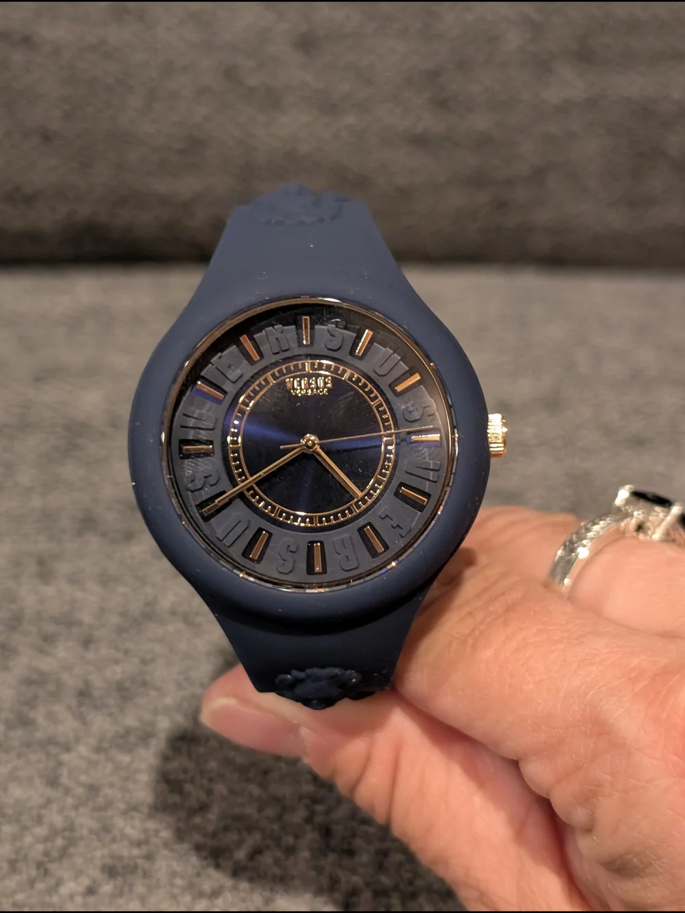 Versus Versace sleek round